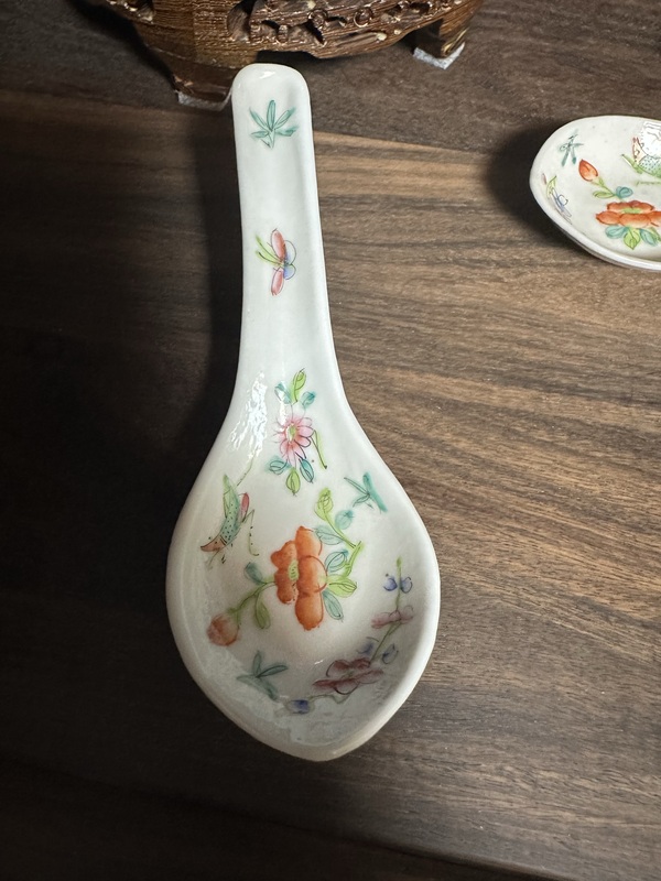 古玩陶瓷蝶紋粉彩湯勺拍賣,當(dāng)前價(jià)格600元