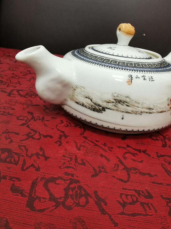 古玩陶瓷粉彩雪景圖茶壺拍賣,當前價格16800元