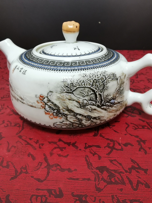 古玩陶瓷粉彩雪景圖茶壺拍賣,當前價格16800元