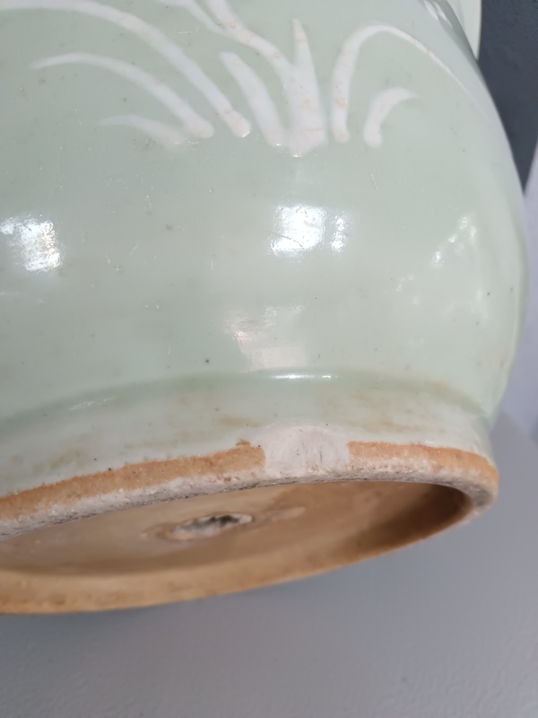 古玩陶瓷晚清?豆青釉堆白花卉紋花盆拍賣,當前價格3600元