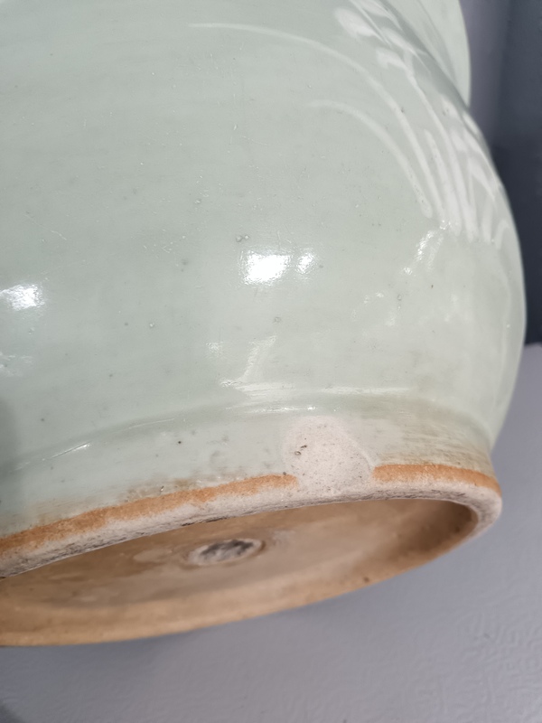 古玩陶瓷晚清?豆青釉堆白花卉紋花盆拍賣,當前價格3600元
