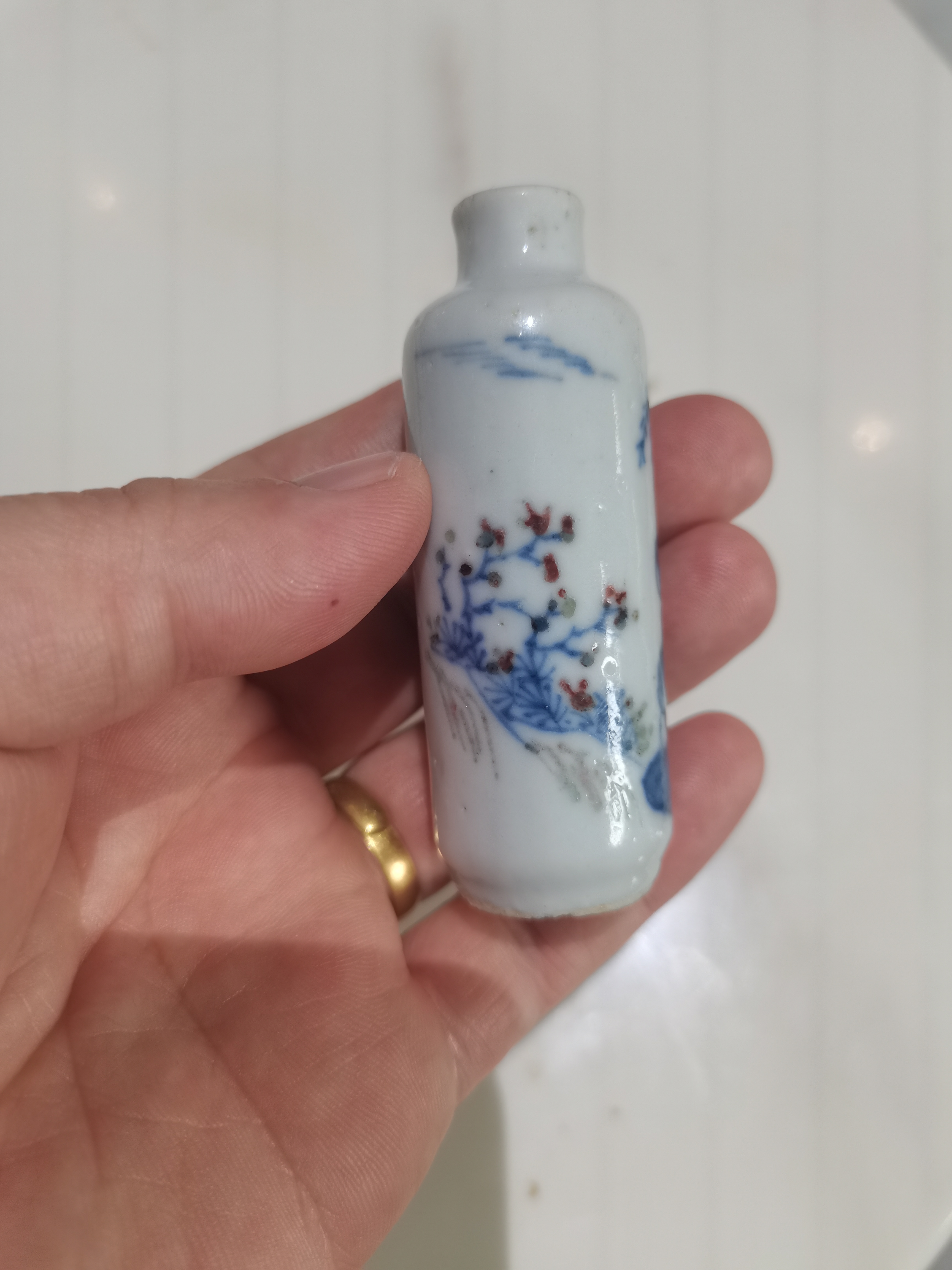 域鉴古玩】清晚·青花釉里红人物纹鼻烟壶拍卖价格/图片/值多少钱