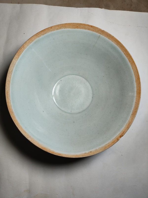 古玩陶瓷湖田窯刻仰蓮紋面包碗拍賣,當前價格2000元