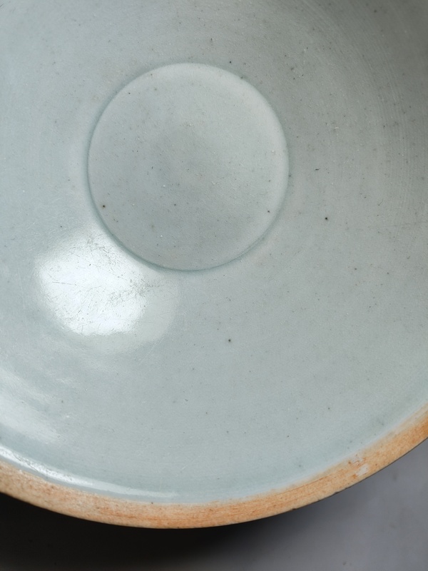 古玩陶瓷湖田窯刻仰蓮紋面包碗拍賣,當前價格2000元