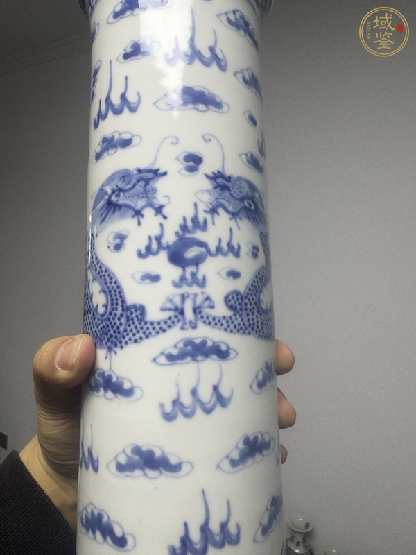 古玩陶瓷青花趕珠龍紋箭筒真品鑒賞圖