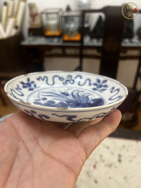 古玩陶瓷花卉紋青花盤真品鑒賞圖