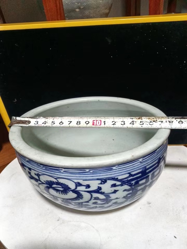 古玩陶瓷清中纏枝花囍字紋青花卷缸拍賣，當(dāng)前價(jià)格5000元