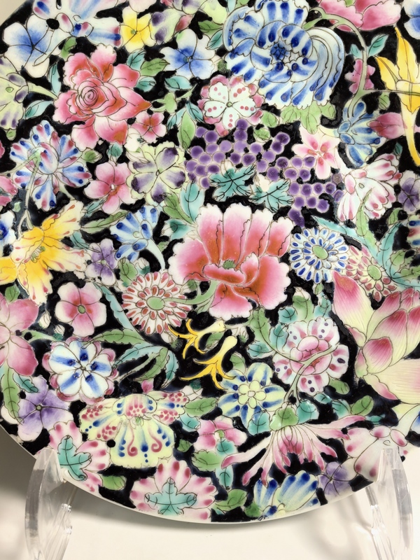 古玩陶瓷民國 極品墨地粉彩百花不落地紋折沿盤拍賣,當前價格1500元