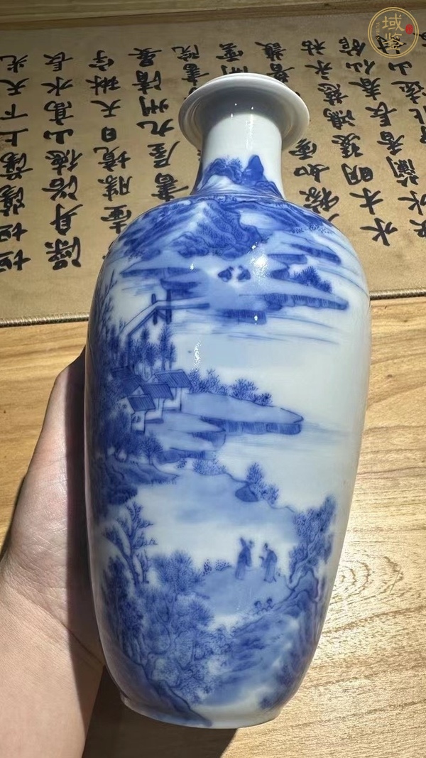 古玩陶瓷青花山水人物圖撇口瓶真品鑒賞圖