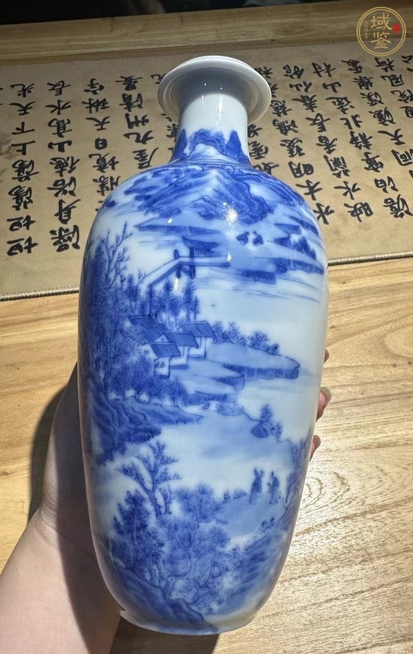 古玩陶瓷青花山水人物圖撇口瓶真品鑒賞圖