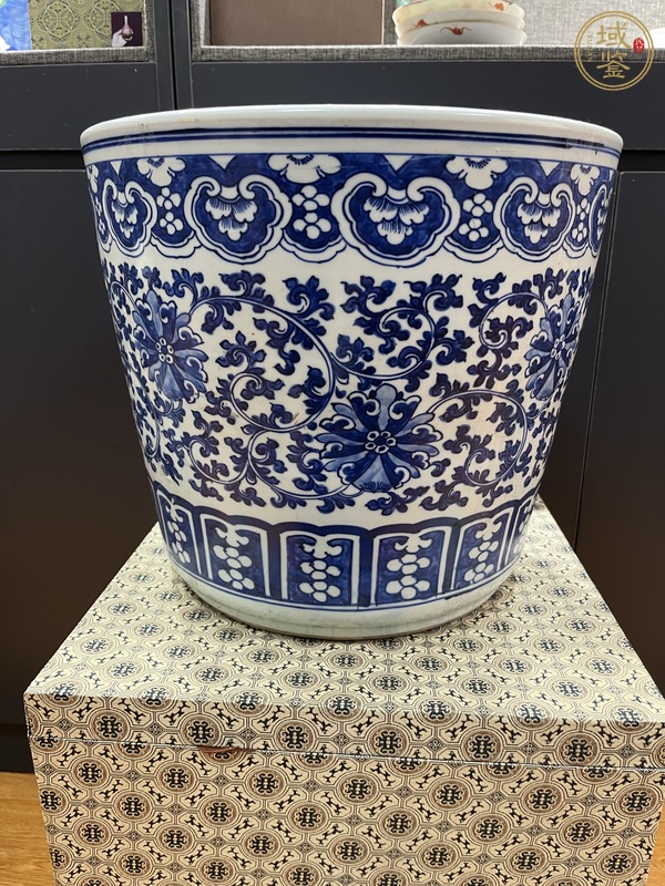 古玩陶瓷青花花盆真品鑒賞圖