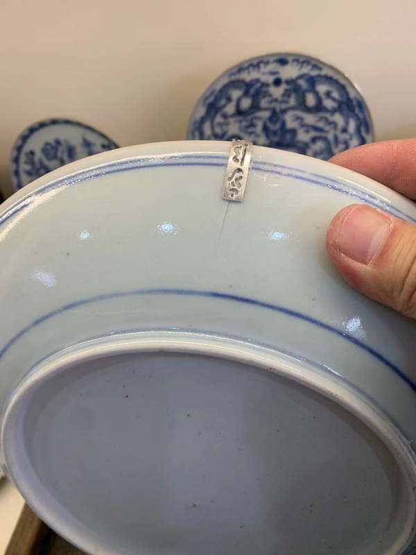 古玩陶瓷清中期 飄帶繡球獅子紋盤青花釉里紅拍賣,當前價格1980元
