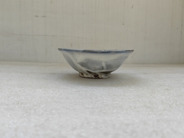 古玩陶瓷青花三魚紋茶碗拍賣,當前價格450元