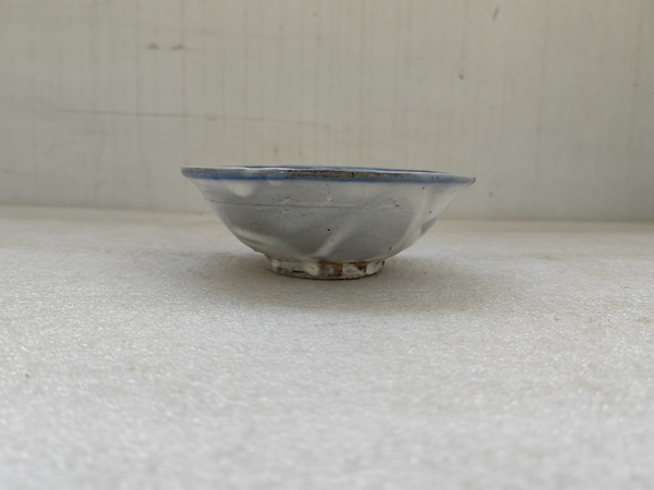 古玩陶瓷青花三魚紋茶碗拍賣,當前價格450元