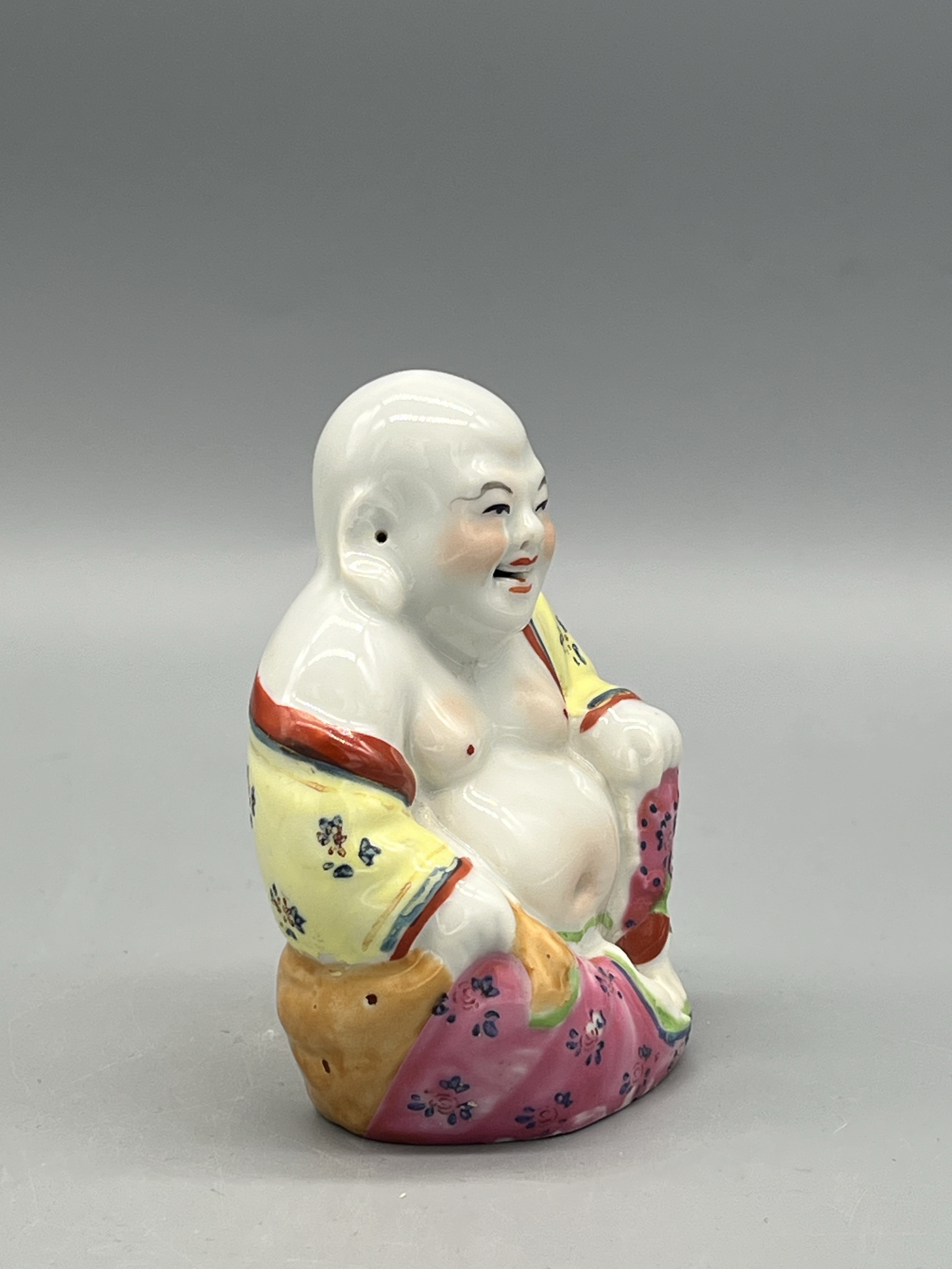 域鉴古玩】粉彩弥勒佛坐像，模糊，偏老鉴定结果_粉彩弥勒佛坐像