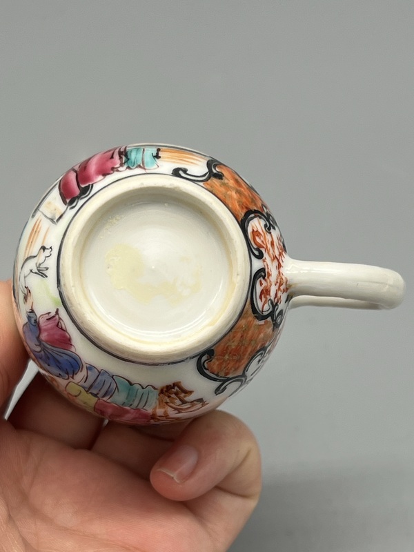 古玩陶瓷清乾隆廣彩滿大人合家歡把杯拍賣,當前價格1386元