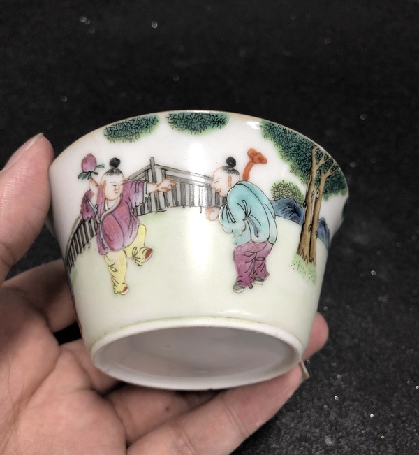古玩陶瓷清中精品粉彩人物大馬蹄杯拍賣,當前價格5777元