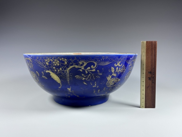 古玩陶瓷清中期祭藍描金花卉大碗拍賣,當前價格12000元