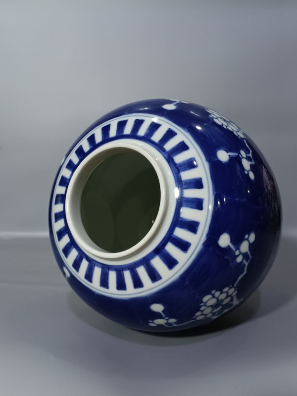 古玩陶瓷青花留白冰梅紋罐拍賣,當前價格39元