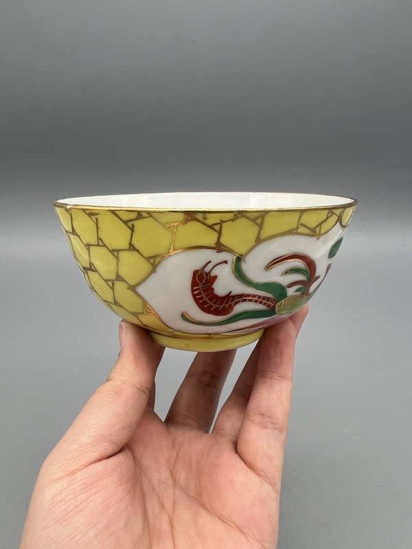 古玩陶瓷民國(guó)黃地粉彩龍鳳呈祥碗拍賣,當(dāng)前價(jià)格570元