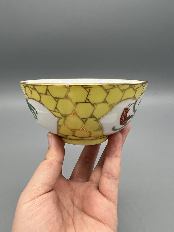 古玩陶瓷民國(guó)黃地粉彩龍鳳呈祥碗拍賣,當(dāng)前價(jià)格570元