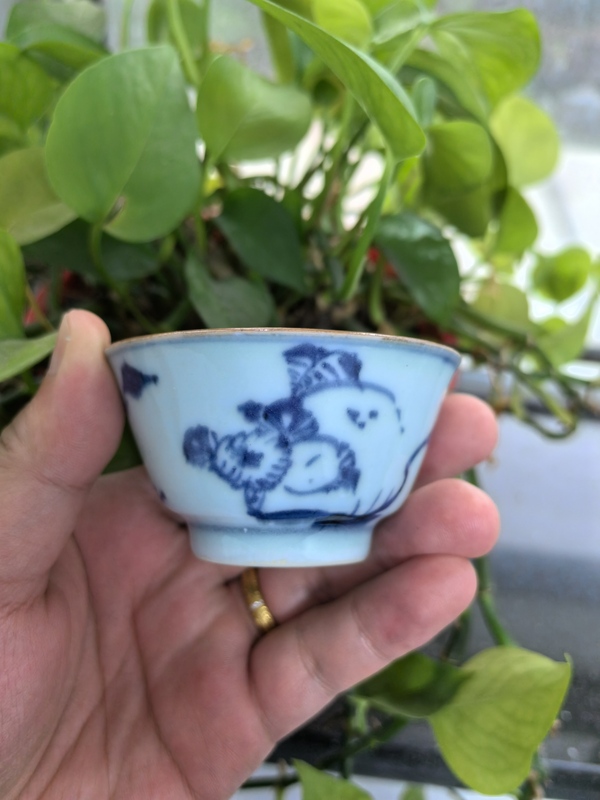 古玩轉(zhuǎn)賣清康熙青花花卉紋茶杯拍賣，當(dāng)前價(jià)格198元