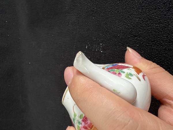 古玩陶瓷道光無雙譜粉彩執(zhí)壺拍賣,當前價格2800元