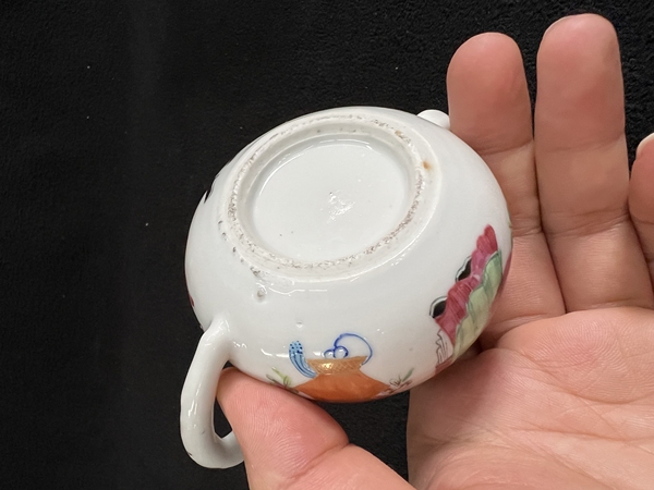 古玩陶瓷道光無雙譜粉彩執(zhí)壺拍賣,當前價格2800元