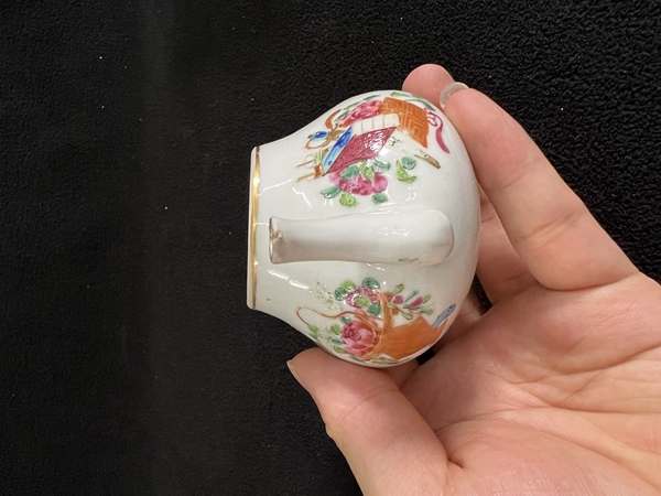 古玩陶瓷道光無雙譜粉彩執(zhí)壺拍賣,當前價格2800元