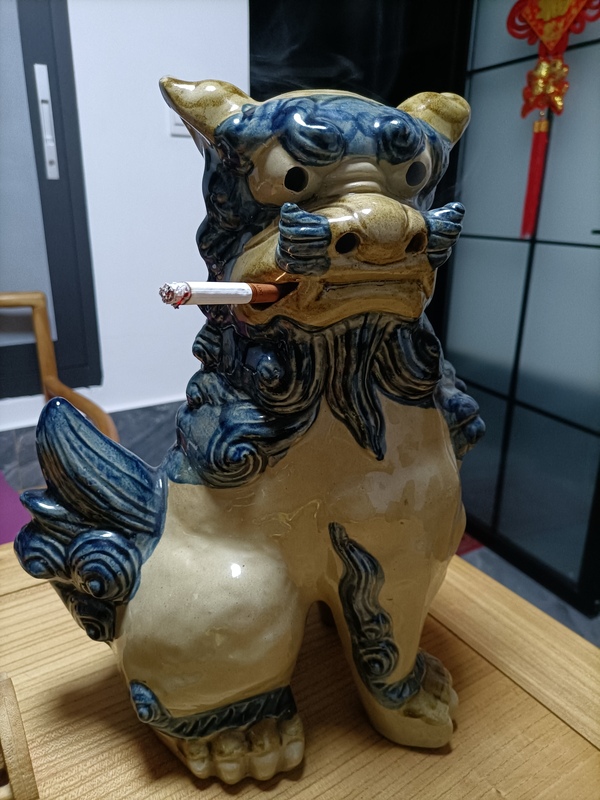 古玩陶瓷創(chuàng)匯時(shí)青花獅子塑像拍賣,當(dāng)前價(jià)格880元