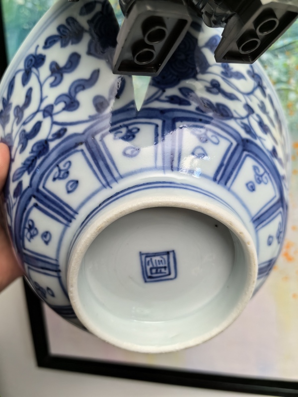 古玩陶瓷清中期青花纏枝花卉紋碗拍賣,當前價格1100元