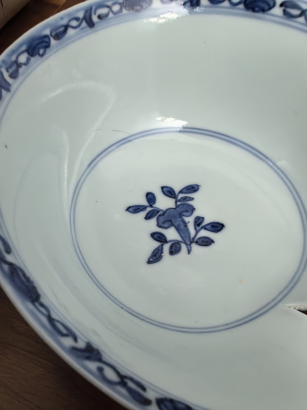 古玩陶瓷清中期青花纏枝花卉紋碗拍賣,當前價格1100元