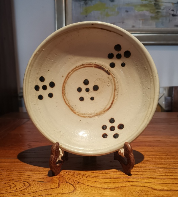 古玩陶瓷元點彩梅花大盤拍賣,當前價格1500元