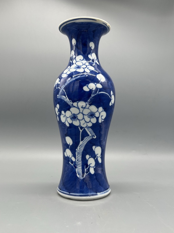 古玩陶瓷晚清青花留白冰梅大觀音瓶拍賣,當前價格1683元