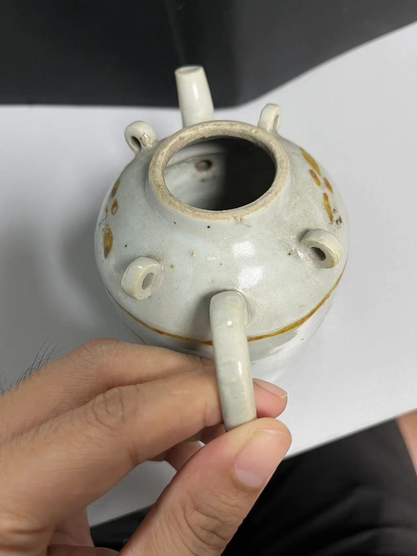 古玩陶瓷明末清初.青白釉黃彩壽字紋茶壺2800拍賣,當(dāng)前價(jià)格2800元