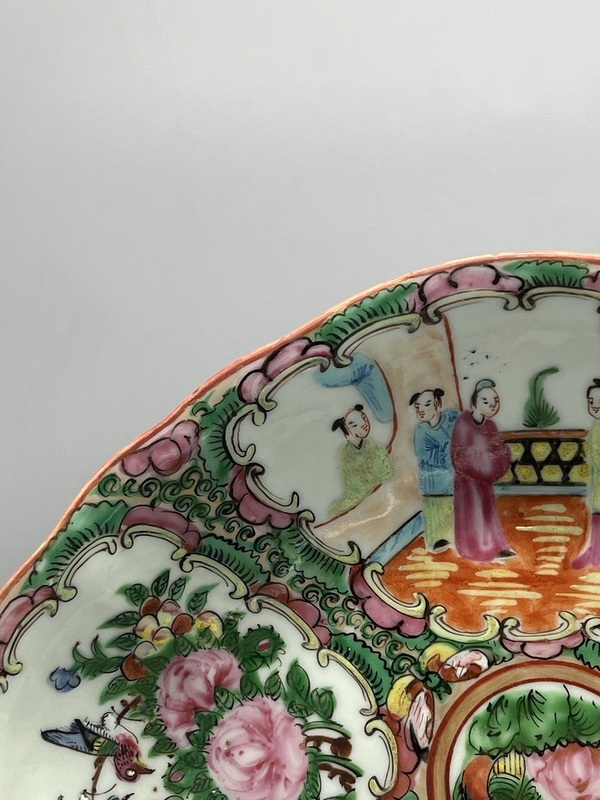 古玩陶瓷清晚期廣彩西廂記花鳥人物海棠盤拍賣,當前價格693元