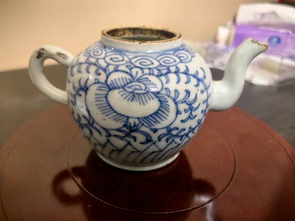 古玩陶瓷青花淡描花卉紋茶壺拍賣,當前價格500元