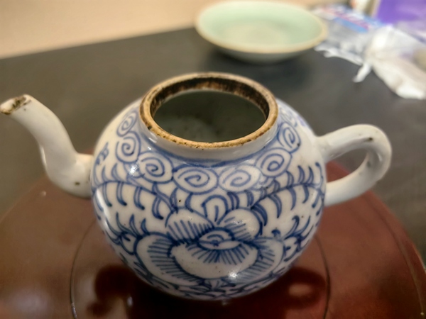 古玩陶瓷青花淡描花卉紋茶壺拍賣,當前價格500元