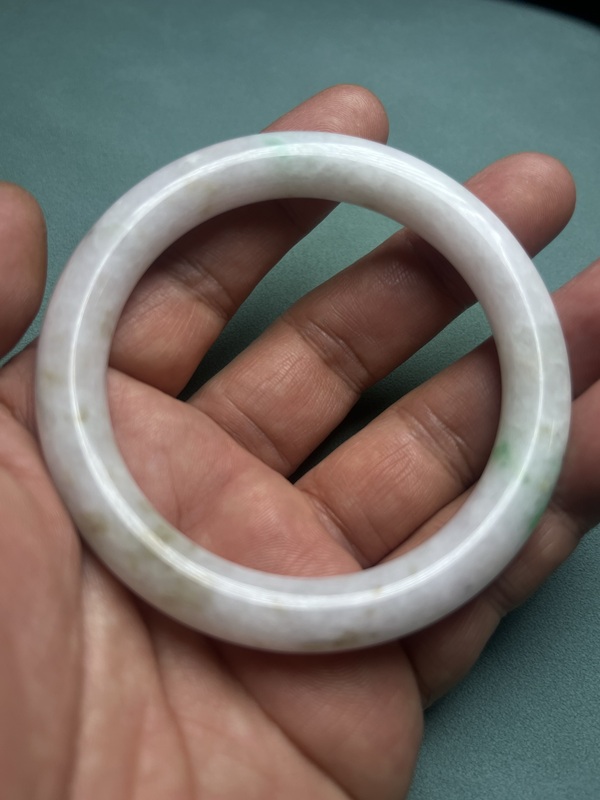 古玩玉器創匯期翡翠鐲子拍賣,當前價格2800元