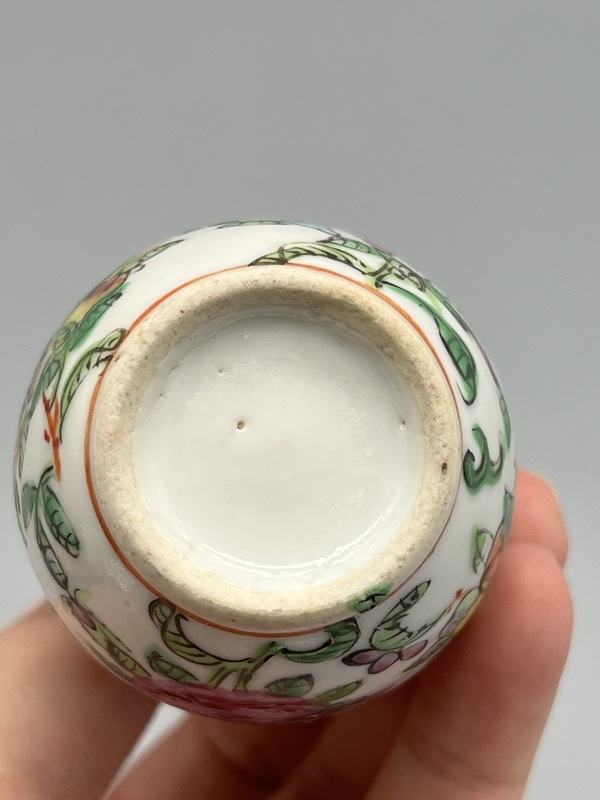 古玩陶瓷清中晚期粉彩花鳥蝶紋案頭瓶拍賣,當前價格1500元