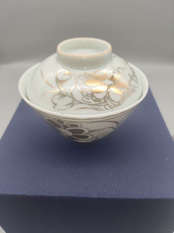 古玩陶瓷民國,名品文雅描金花卉詩文蓋碗拍賣,當(dāng)前價格900元