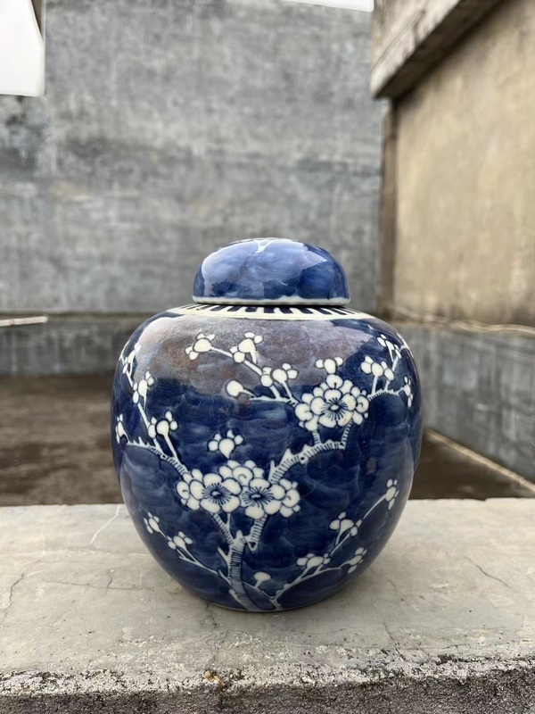 古玩陶瓷晚清青花冰梅圖蓋罐拍賣,當(dāng)前價(jià)格2888元