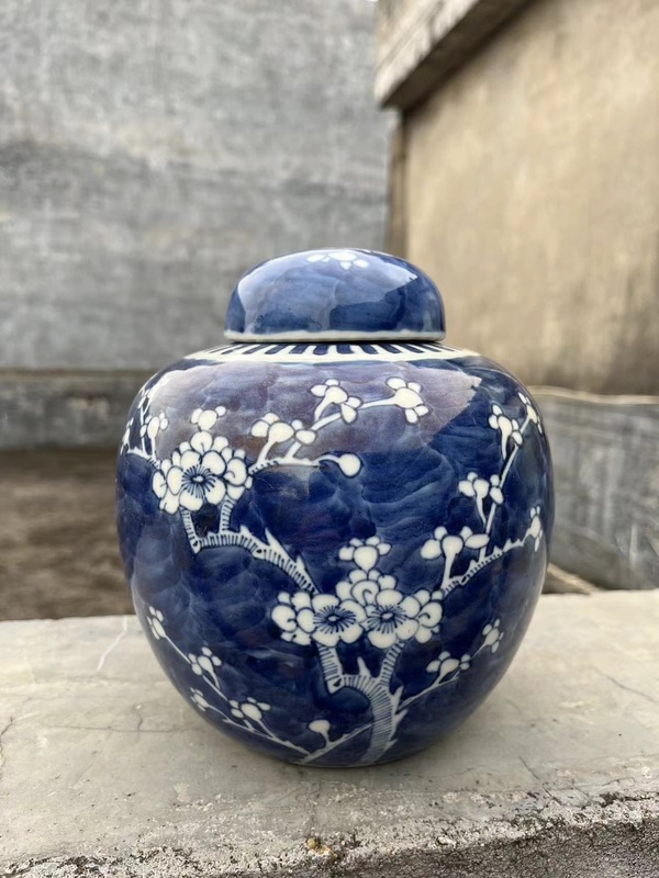 古玩陶瓷晚清青花冰梅圖蓋罐拍賣,當(dāng)前價(jià)格2888元