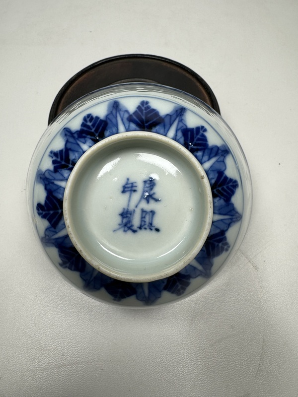 古玩陶瓷青花花卉紋玲瓏瓷蓋碗拍賣，當(dāng)前價(jià)格2000元