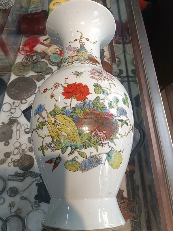 古玩陶瓷粉彩博古圖詩文撇口瓶拍賣,當前價格2600元