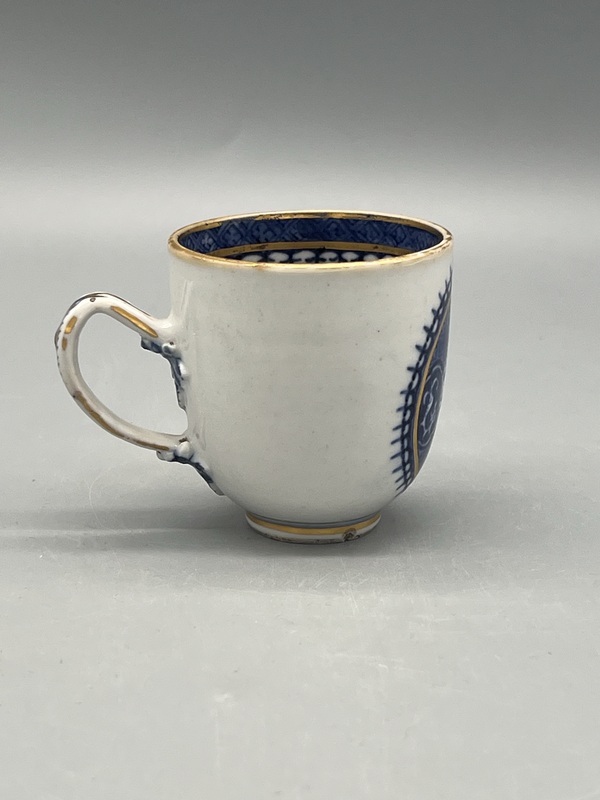 古玩陶瓷清雍正乾隆青花徽章瓷把杯拍賣,當前價格990元