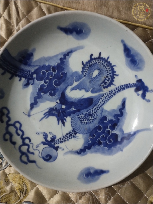 古玩陶瓷青花過墻龍紋盤真品鑒賞圖