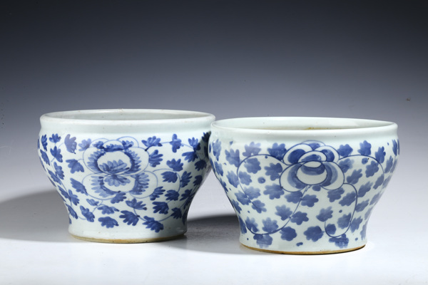 古玩陶瓷青花纏枝牡丹紋廣口罐一對(duì)拍賣(mài),當(dāng)前價(jià)格15000元