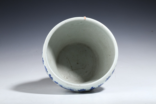 古玩陶瓷青花纏枝牡丹紋廣口罐一對(duì)拍賣(mài),當(dāng)前價(jià)格15000元