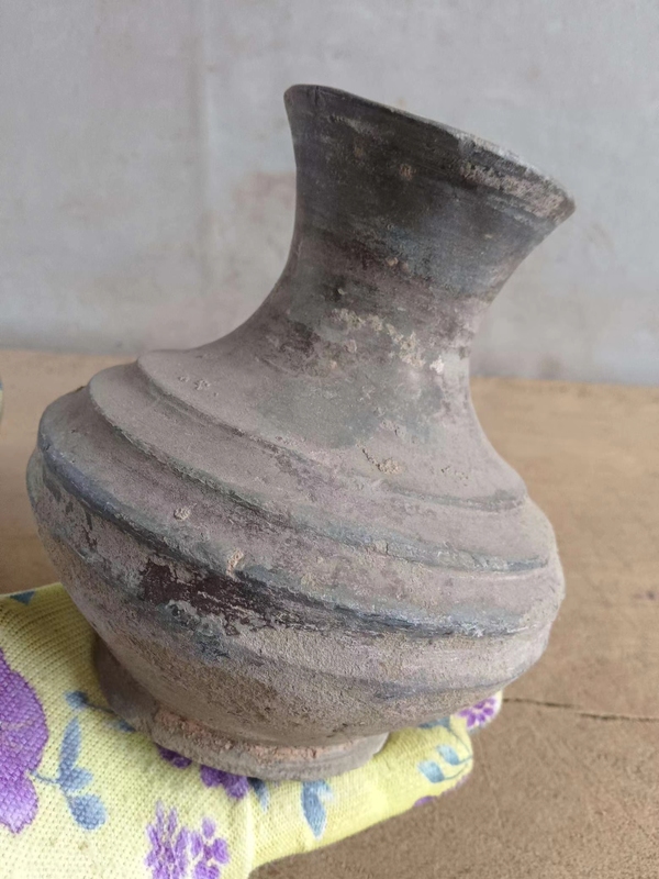 古玩陶瓷漢代灰陶弦紋漢壺拍賣,當前價格299元